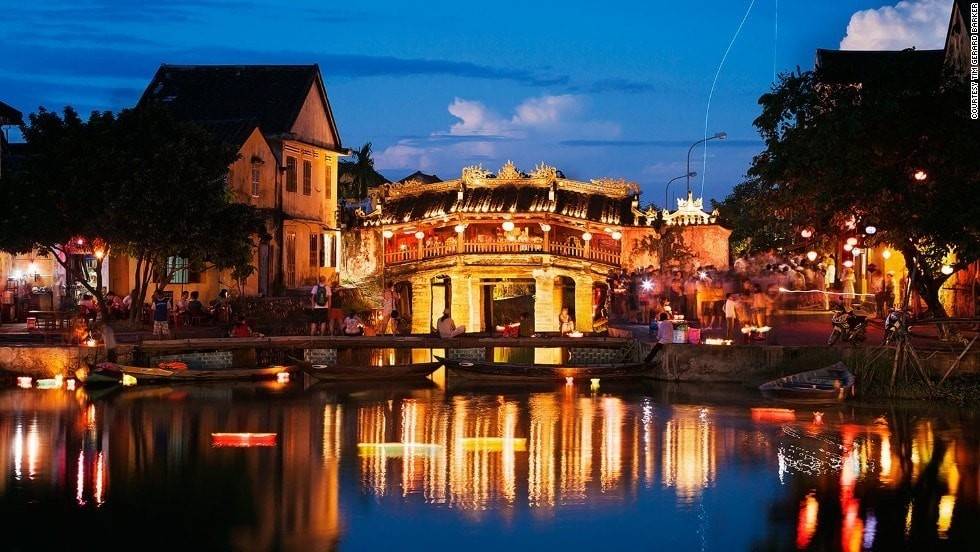 Phố cổ Hội An là địa điểm du lịch có nhiều giá trị văn hóa truyền thống mà nếu không phải là người bản xứ, bạn sẽ khó lòng hiểu cặn kẽ nét đẹp ấy. 