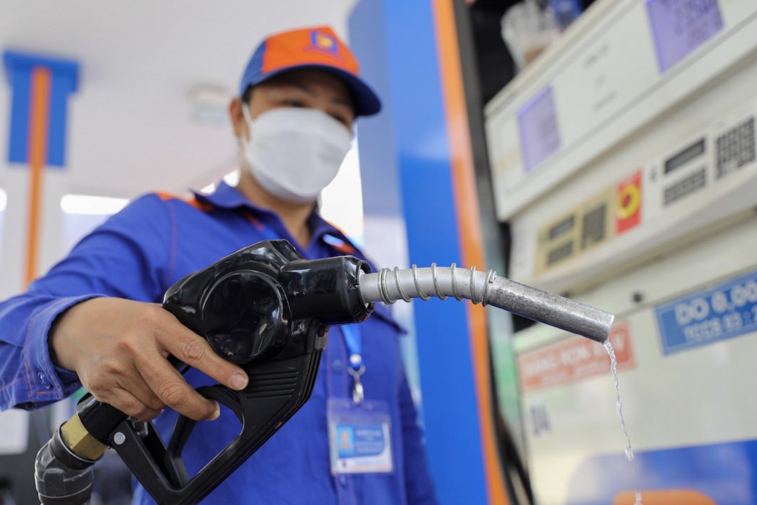 Đề xuất giảm thuế môi trường với xăng dầu: Doanh nghiệp chờ thêm “liều hạ nhiệt” chi phí đầu vào