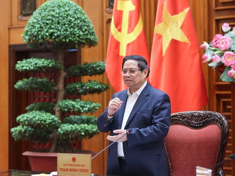 Sớm sản xuất, sử dụng xăng E10 là yêu cầu được Thủ tướng Phạm Minh Chính nhấn mạnh tại cuộc làm việc với Tổ công tác về an ninh năng lượng về các giải pháp tiếp tục đảm bảo an ninh năng lượng quốc gia trước tác động của xung đột ở Trung Đông tới chuỗi cun