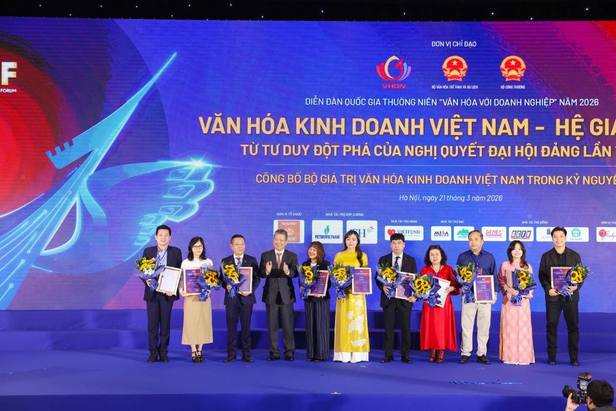 VIETFUND được vinh danh, nhận Bằng khen Nhà tài trợ Vàng tại Diễn đàn Văn hóa Kinh doanh Việt Nam 2026