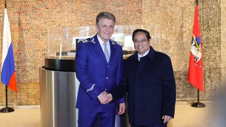 Thủ tướng Phạm Minh Chính đề nghị phía Nga hợp tác, hỗ trợ xây dựng hệ thống tàu điện ngầm. (Ảnh: VGP/Nhật Bắc).