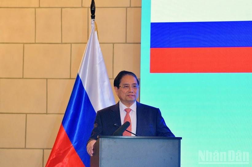 Thủ tướng Chính phủ Phạm Minh Chính phát biểu ý kiến tại Diễn đàn Doanh nghiệp Việt Nam-Liên bang Nga (Ảnh: https://nhandan.vn).