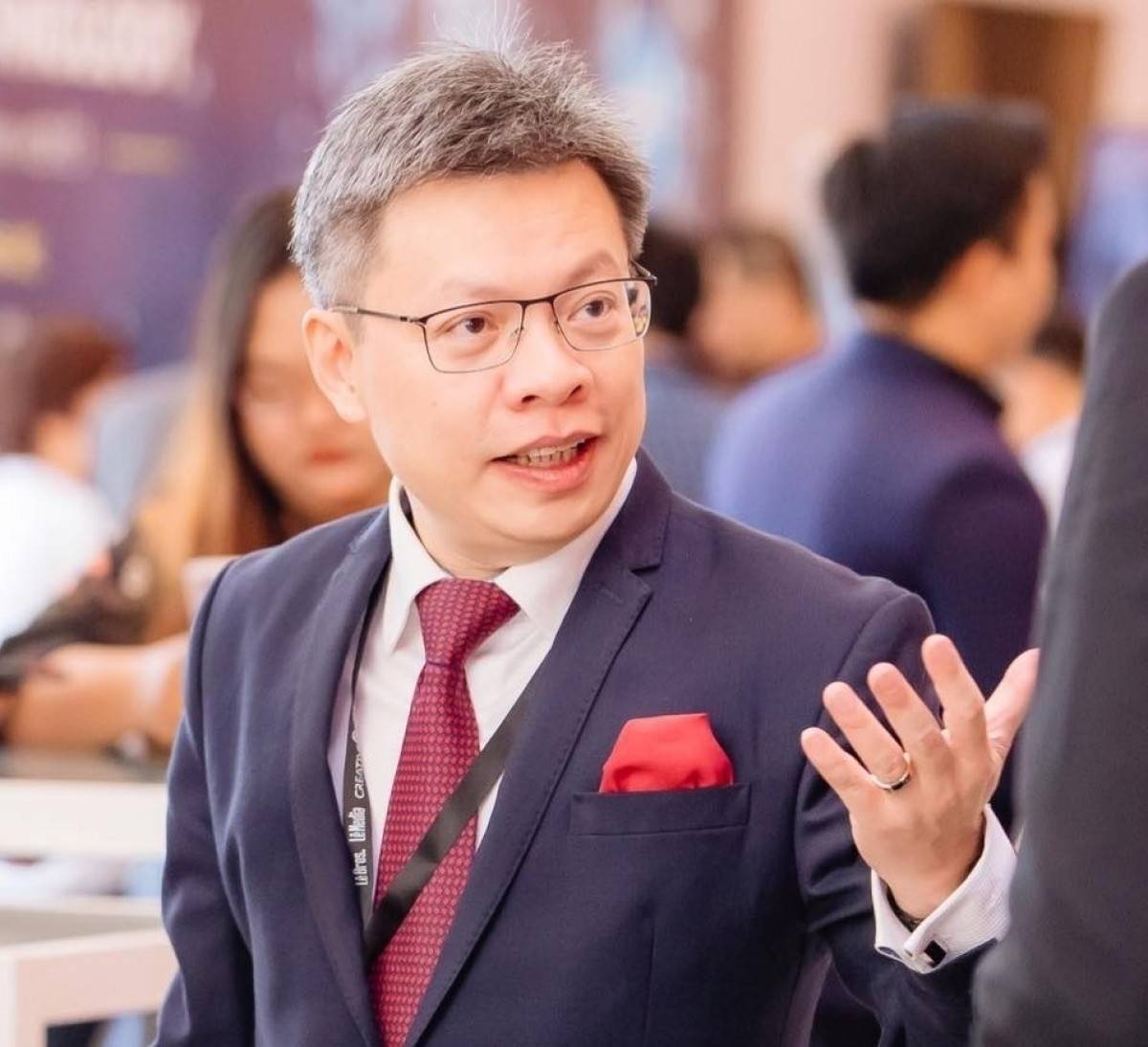 Nhà báo Lê Quốc Vinh, Chủ tịch kiêm Tổng Giám đốc của Le Group of Companies