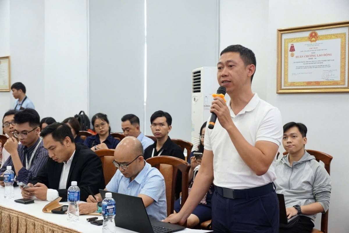 C1c đại biểu phát biểu ý kiến tại hội thảo. (Ảnh: Uyển Nhi)