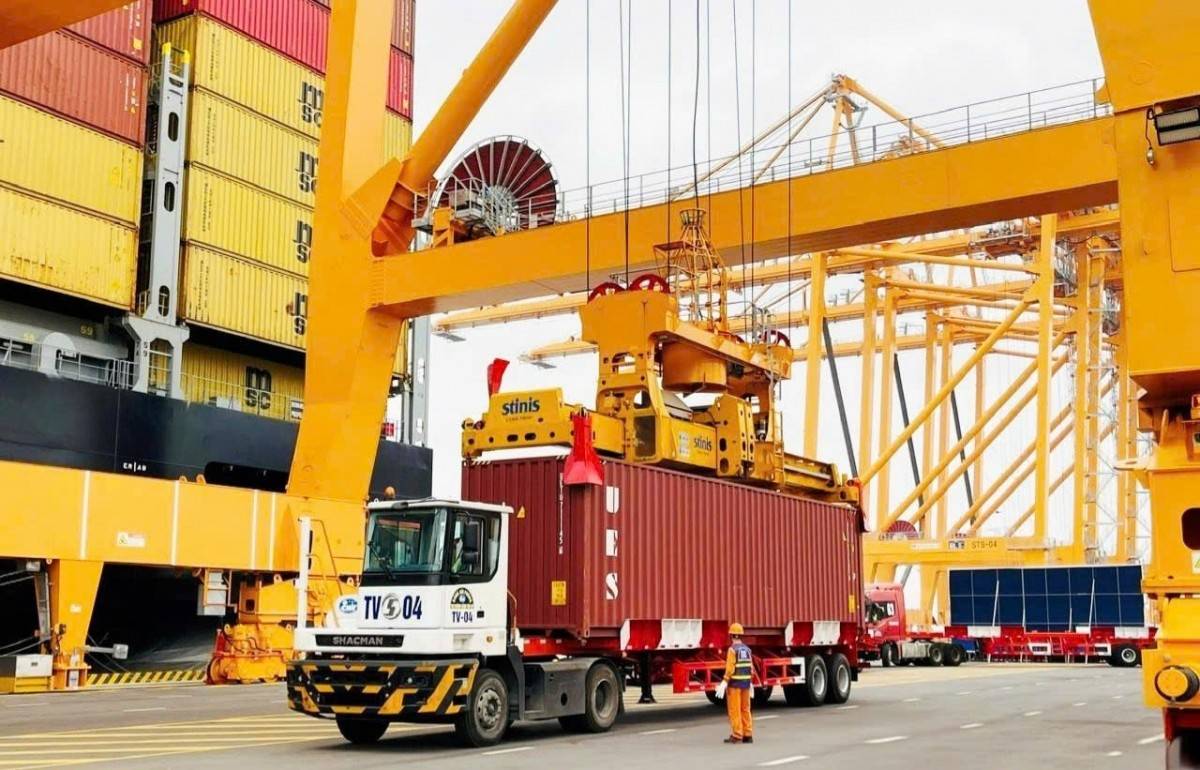 Xuất nhập khẩu nửa đầu tháng 3/2026 tăng mạnh, cán cân tiếp tục thâm hụt