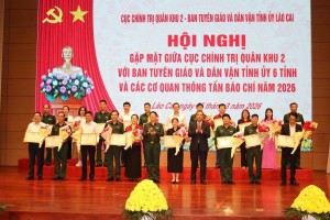 Quân khu 2 tăng cường phối hợp tuyên truyền, xây dựng “thế trận lòng dân” vững chắc