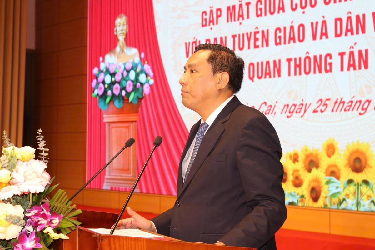 Quân khu 2 tăng cường phối hợp tuyên truyền, xây dựng “thế trận lòng dân” vững chắc