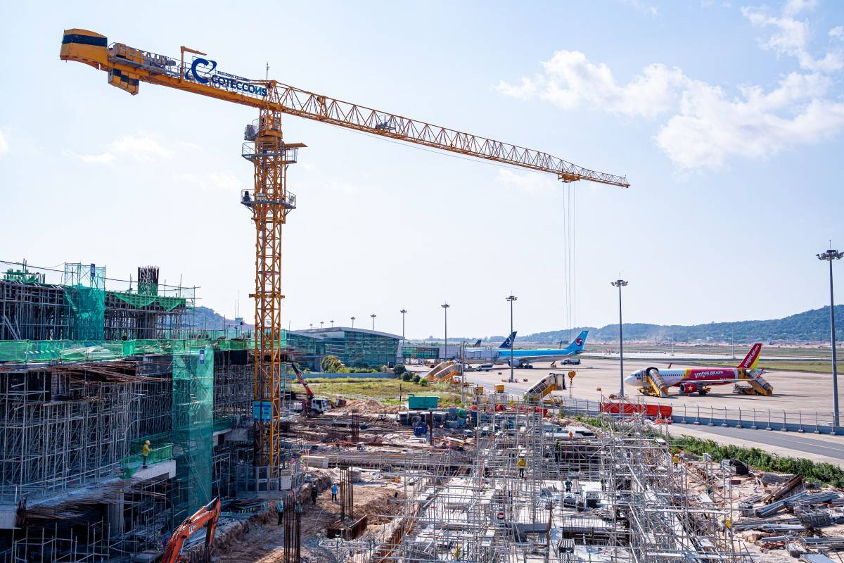 Dự án mở rộng Cảng hàng không quốc tế Phú Quốc được thi công song song vận hành.