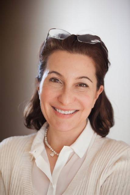 Linda Bilmes là học giả tài chính công và chuyên gia chính sách người Mỹ, từng là Trợ lý Bộ trưởng kiêm Giám đốc Tài chính Bộ Thương mại Hoa Kỳ (1998–2001) và thành viên Ủy ban Chuyên gia về Hành chính Công của Liên Hợp Quốc (CEPA), nổi bật với các nghiên