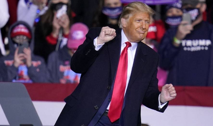 Nổi tiếng với điệu nhảy yêu thích, ông Donald Trump nhảy theo ca khúc YMCA của Village People tại các cuộc vận động “Make America Great Again”(làm nước Mỹ vĩ đại trở lại