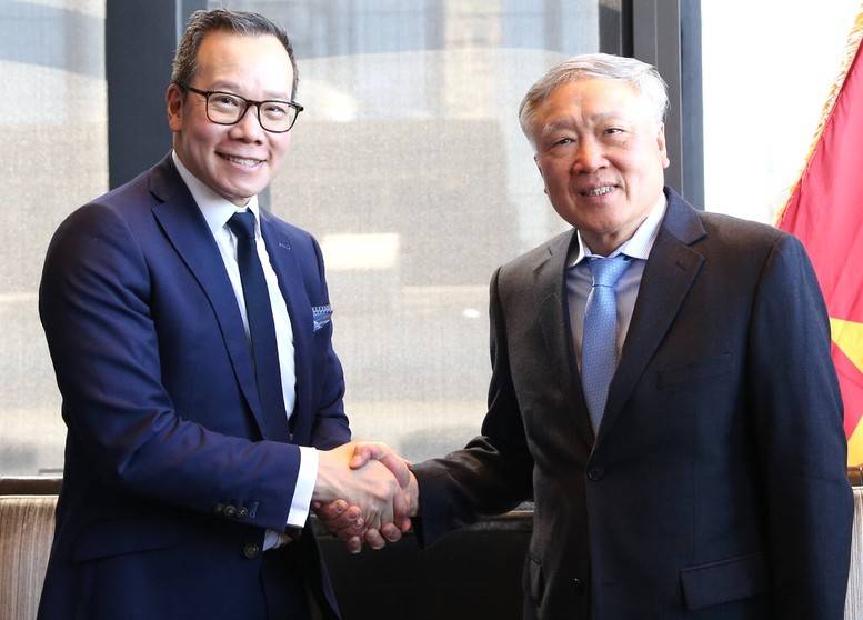 Phó Thủ tướng Thường trực Chính phủ Nguyễn Hòa Bình tiếp lãnh đạo Tập đoàn BlackRock (Ảnh: VGP/Nguyễn Hoàng).