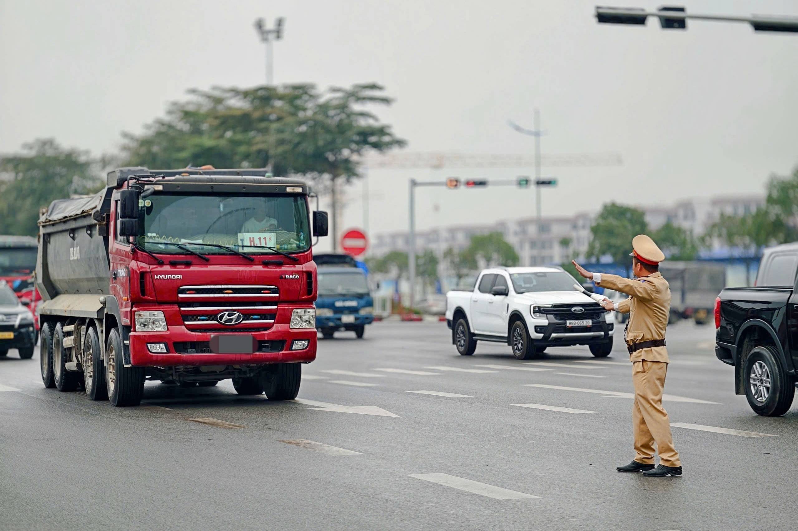 CSGT Hà Nội đối thoại doanh nghiệp vận tải: Siết an toàn giao thông phục vụ thi công dự án