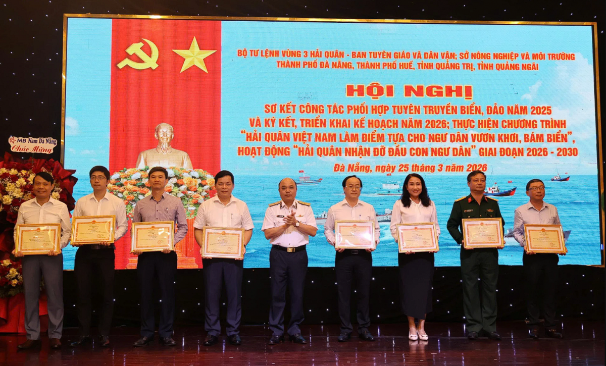 Phát huy vai trò liên kết địa phương – lực lượng Hải quân trong tuyên truyền bảo vệ chủ quyền biển, đảo