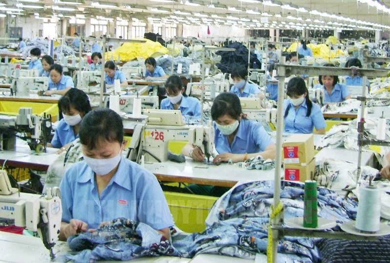 Nhiều doanh nghiệp buộc phải điều chỉnh kế hoạch kinh doanh để thích ứng với biến động giá năng lượng và chuỗi cung ứng toàn cầu.