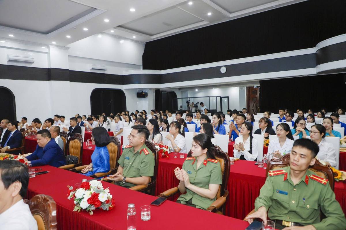 Các đại biểu tham dự