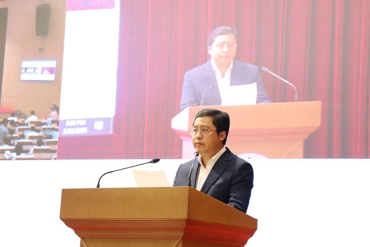 Bí thư Tỉnh ủy Lào Cai Dương Quốc Huy phát biểu tại hội nghị. Ảnh: Linh Vũ