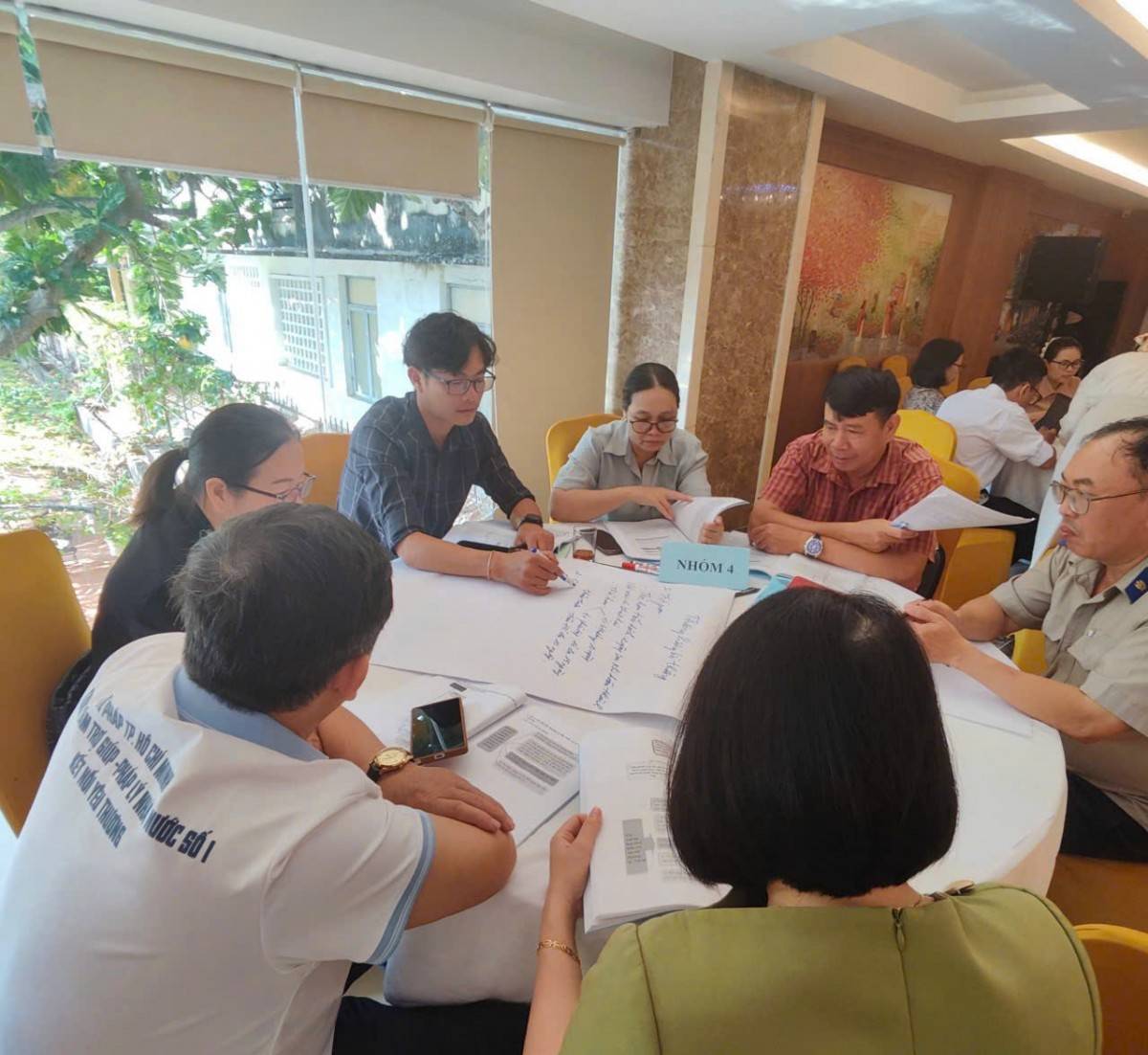 các học viên được giới thiệu các chuyên đề về quy định pháp luật, vai trò và trách nhiệm của cơ quan có thẩm quyền trong việc hướng dẫn, hỗ trợ người bị thiệt hại thực hiện thủ tục yêu cầu bồi thường nhà nước