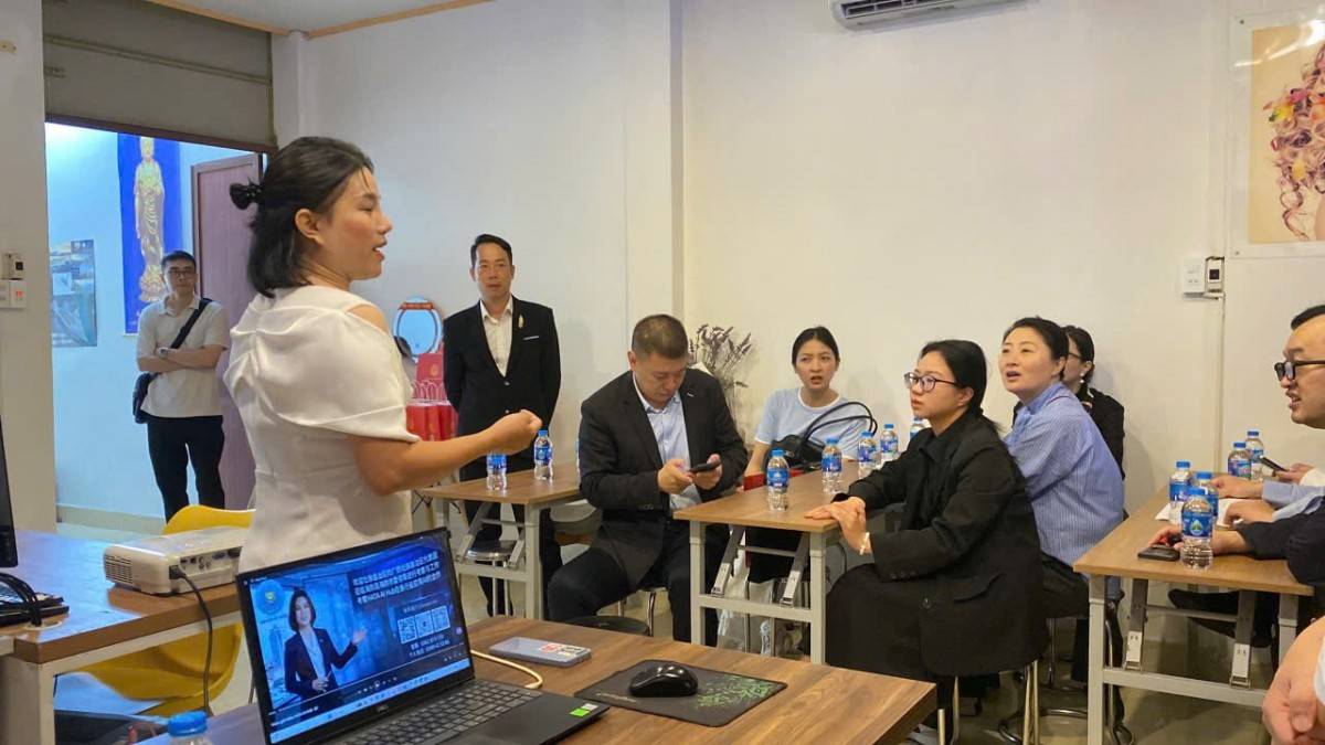 Không dừng lại ở các báo cáo hay thuyết trình, buổi khảo sát tại HATA AI HUB được thiết kế theo hướng “trải nghiệm thực chiến” với ba nội dung trọng tâm.