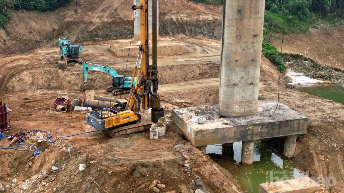 Nhịp cầu Sông Lô trong đại công trường sửa chữa hơn 74 tỷ đồng