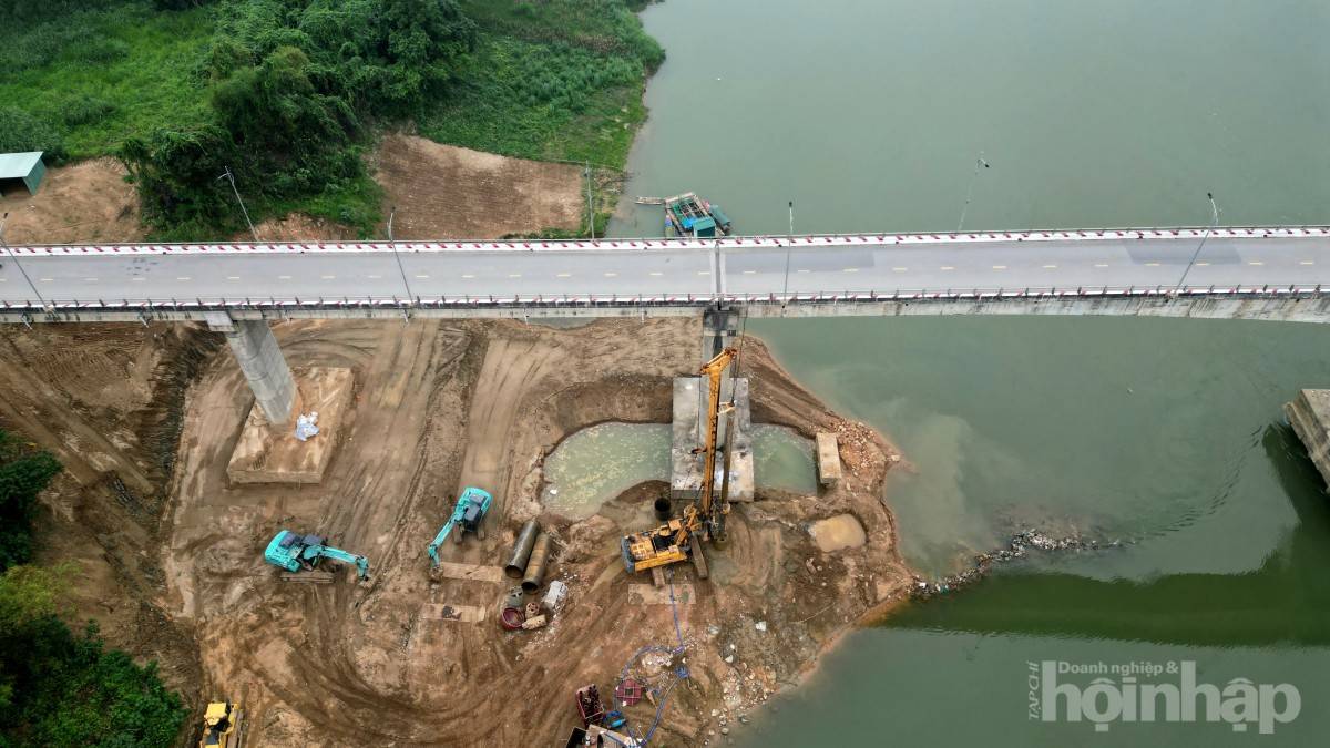 Nhịp cầu Sông Lô trong đại công trường sửa chữa hơn 74 tỷ đồng