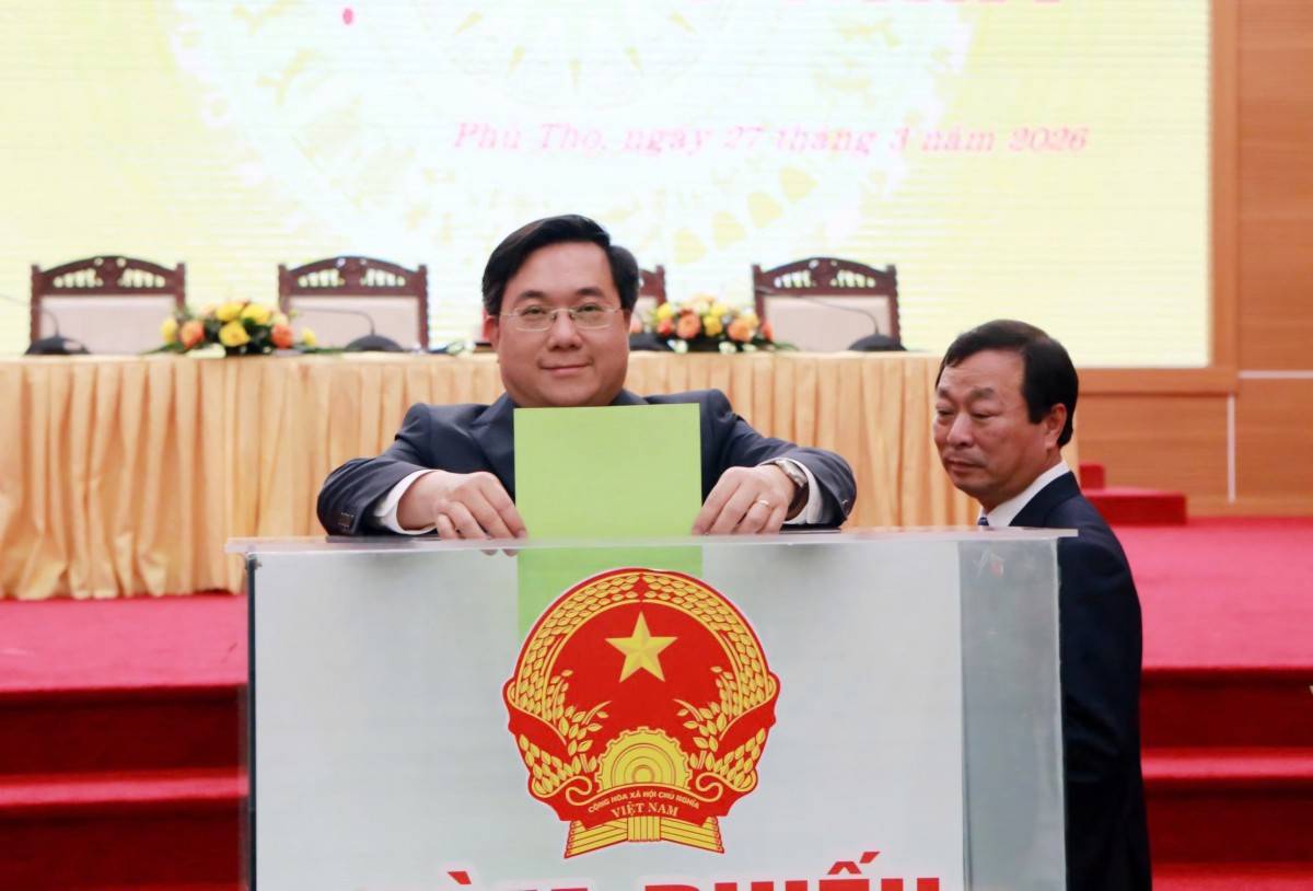 Ông Trần Duy Đông tái đắc cử Chủ tịch UBND tỉnh Phú Thọ với 100% phiếu