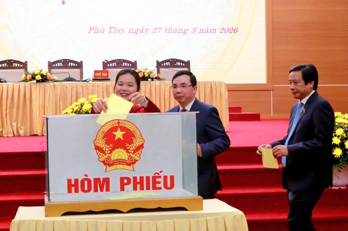Ông Trần Duy Đông tái đắc cử Chủ tịch UBND tỉnh Phú Thọ với 100% phiếu
