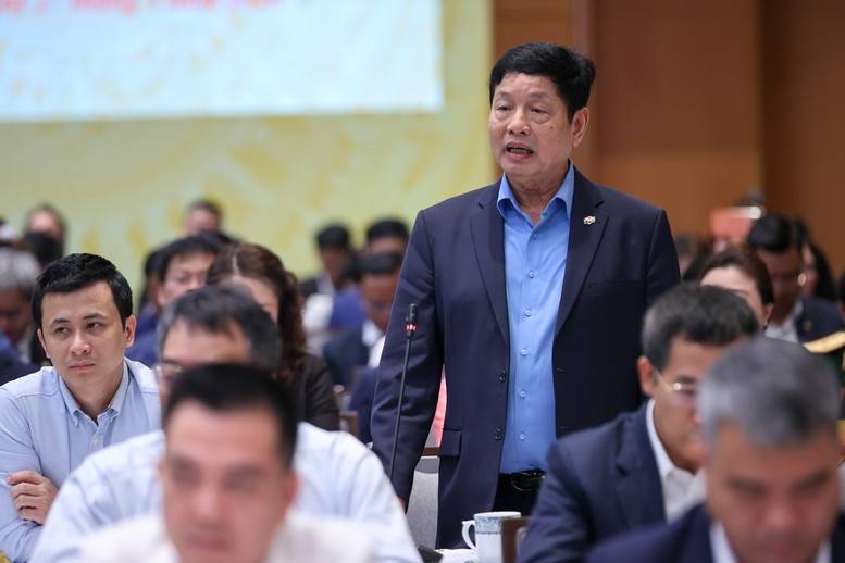 Ông Trương Gia Bình: Một vấn đề đáng lo ngại khác là sự phụ thuộc vào các nền tảng AI nước ngoài, tiềm ẩn nguy cơ mất chủ quyền dữ liệu và công nghệ