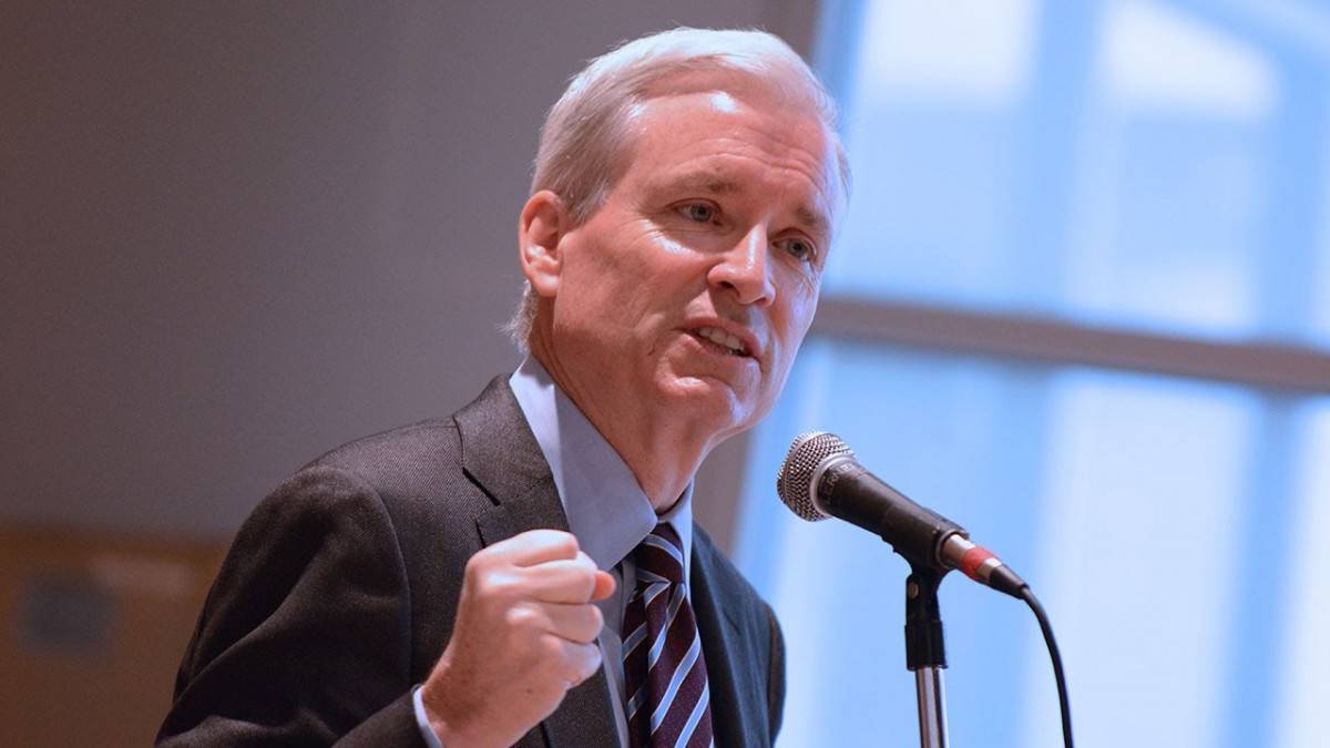 Ông Mark Gallogly là người đồng sáng lập của Centerbridge Partners, một công ty đầu tư với hơn 30 tỷ đô la tài sản đang quản lý, chuyên đầu tư vào vốn cổ phần tư nhân, bất động sản và tín dụng.