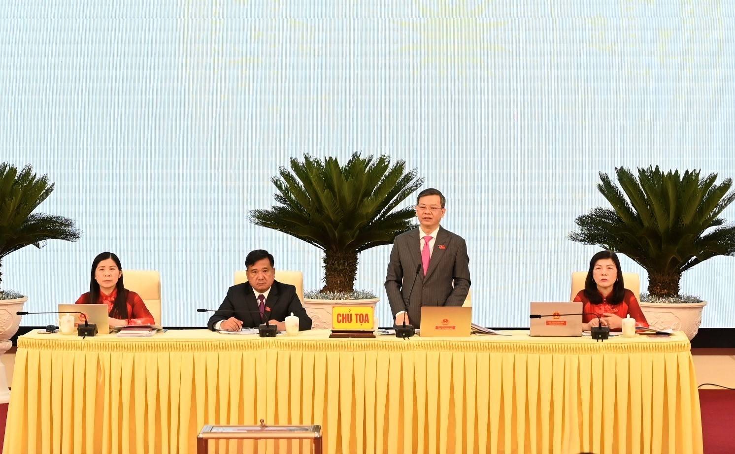 Chủ tọa kỳ họp