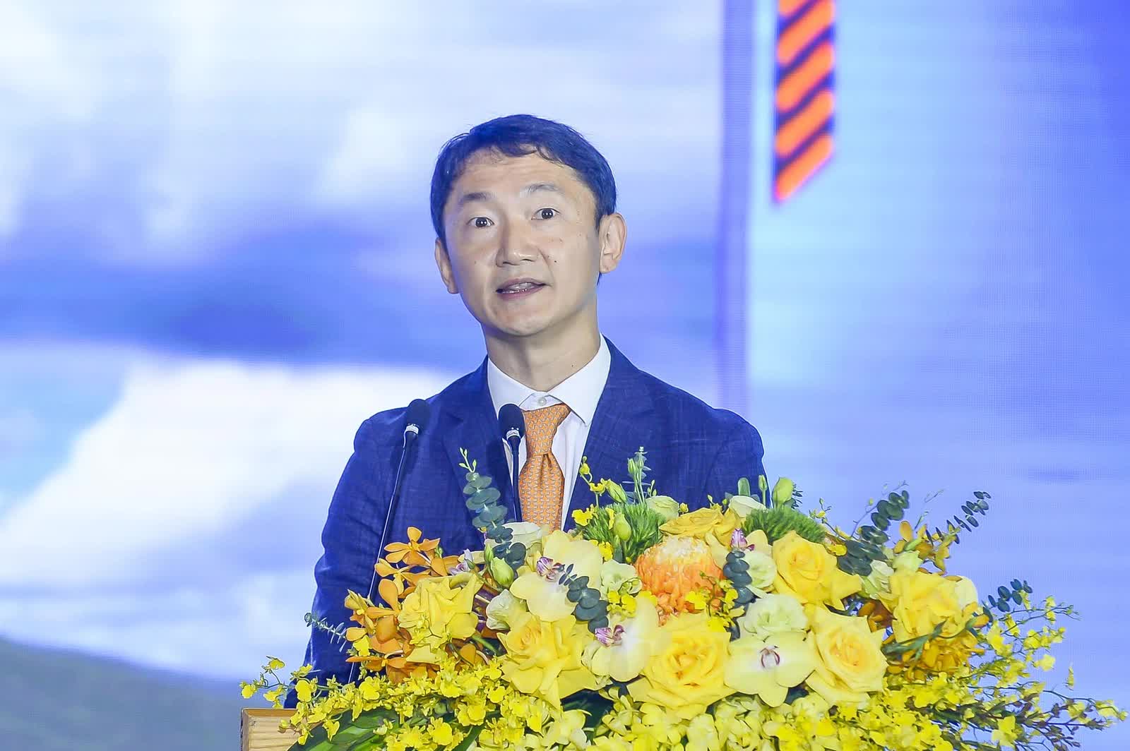 Ông Yasuaki Watanabe, Phó Tổng Giám đốc kiêm Giám đốc Tài chính Công ty TNHH Điện Nghi Sơn 2 phát biểu.