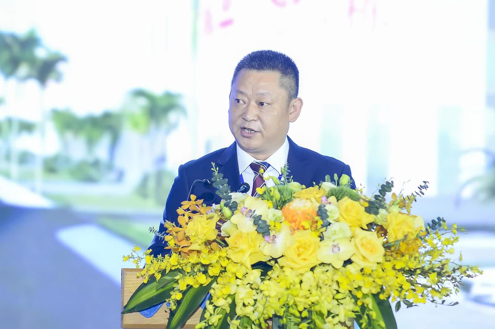 Ông Đường Nhật Huy, Giám đốc Công ty TNHH gốm sứ Etrillion phát biểu tại hội nghị.