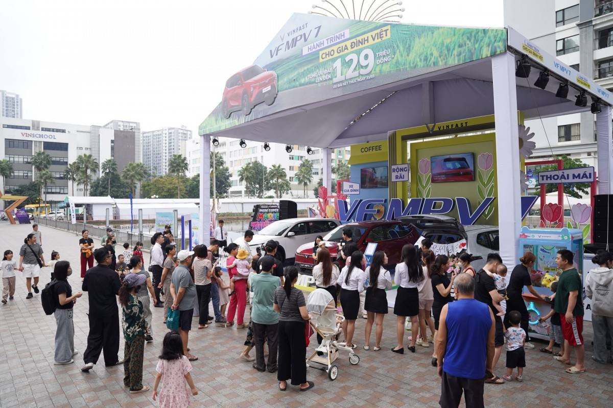 Sự kiện lái thử VF MPV 7 tại Times City (Hà Nội) nhận được sự quan tâm của đông đảo khách hàng