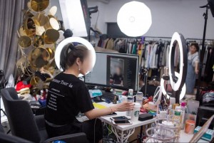 Từ 1/7/2026: 3 trường hợp buộc phải dừng livestream bán hàng