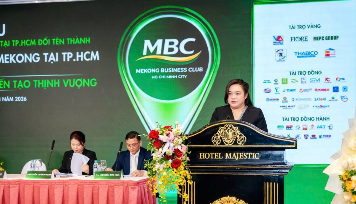 Tân Chủ tịch CLB Bà  Lâm Thúy Ái phát biểu tại Đại hội.