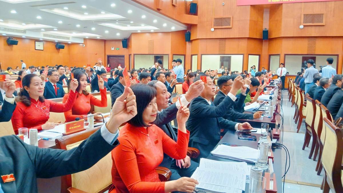 Với 100% số phiếu tán thành, ông Võ Văn - Ủy viên Trung ương Đảng, Phó bí thư Thành ủy, 