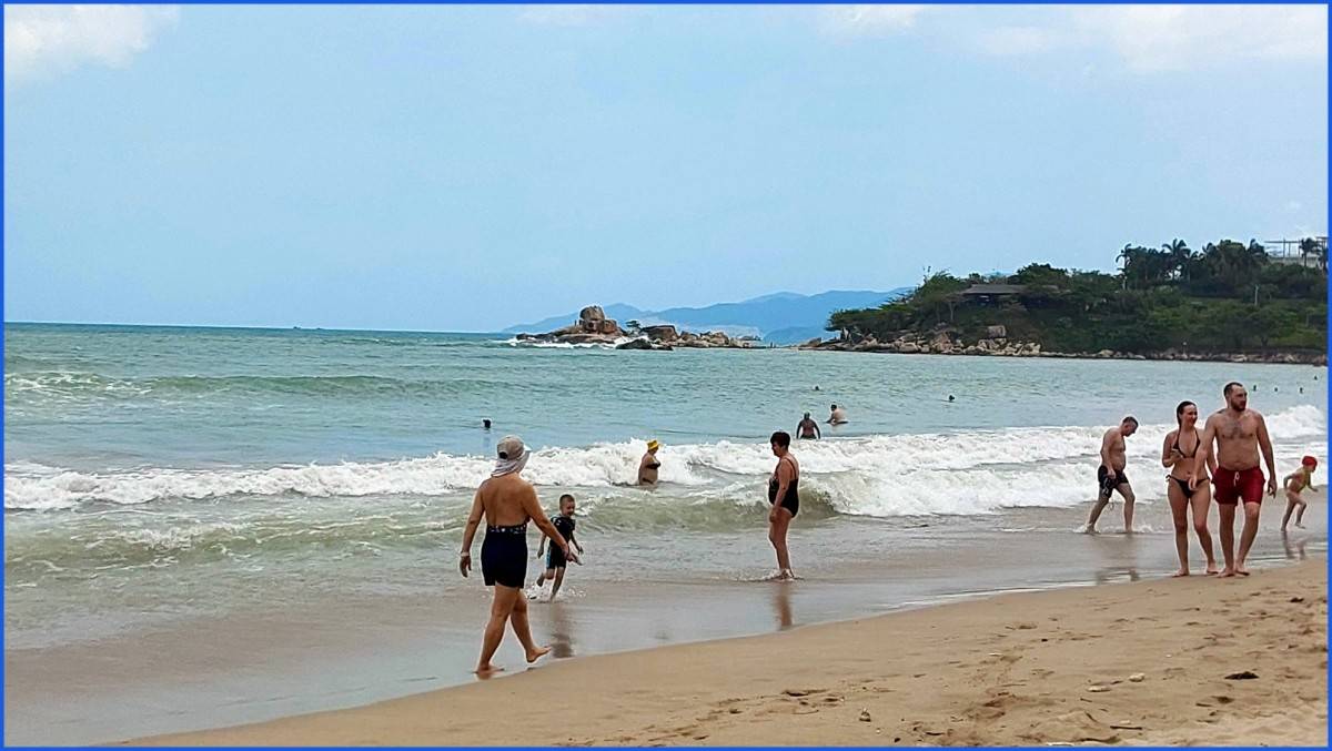 Khánh Hòa chào đón tàu Ms Coral Princess với 1.800 du khách đến từ Mỹ, Úc, Châu Âu