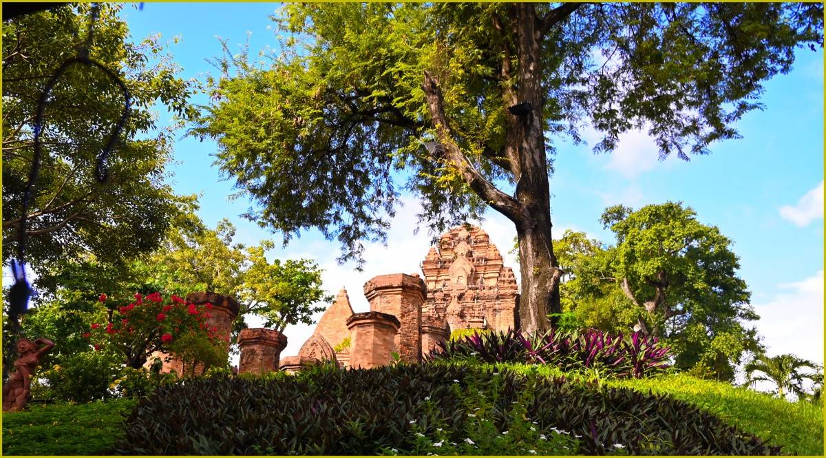 Khánh Hòa chào đón tàu Ms Coral Princess với 1.800 du khách đến từ Mỹ, Úc, Châu Âu