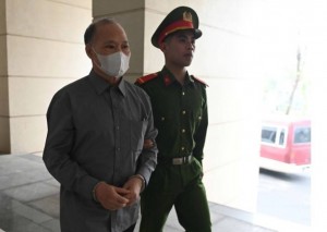 Bị cáo Hoàng Văn Thắng thừa nhận việc nhận 200.000 USD từ Nguyễn Văn Dân