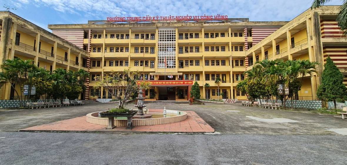 Phú Thọ: Khẩn trương sáp nhập Trường Sông Hồng, gỡ vướng quyền lợi giáo viên