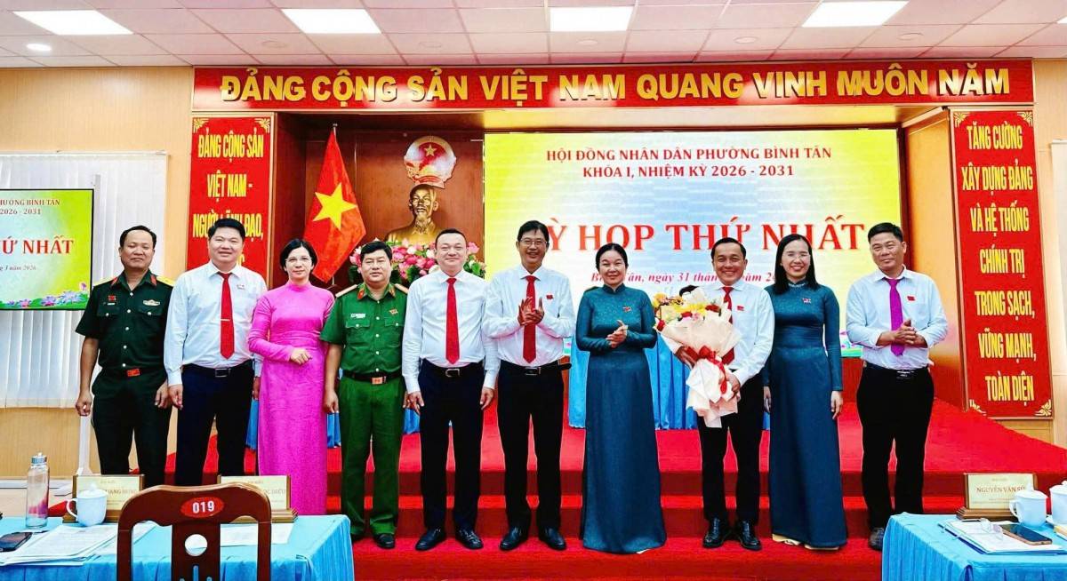 Ra mắt uỷ viên UBND phường Bình Tân