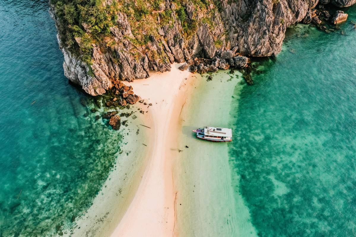 Bãi 2 mặt, Cát Bà