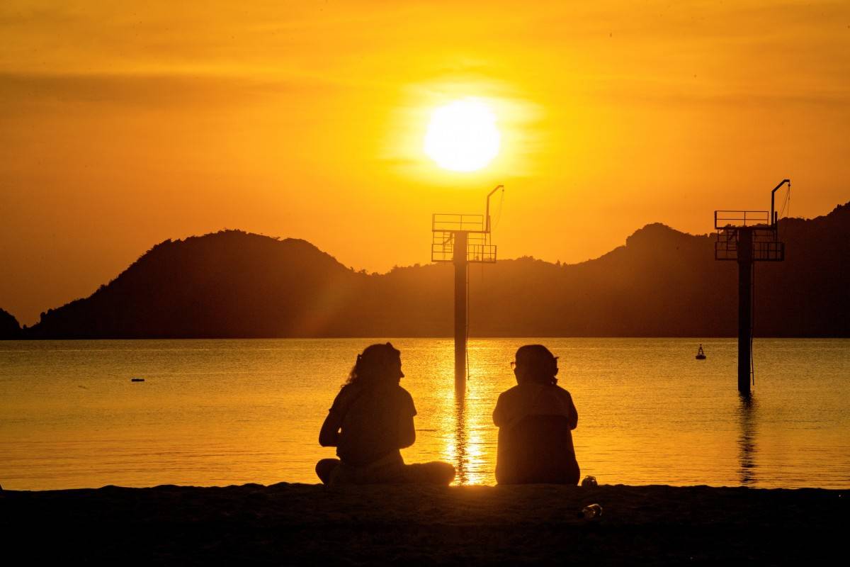 Bãi tắm Các Bà, Vịnh trung tâm Cát Bà