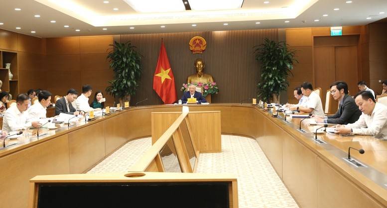 Phó Thủ tướng Thường trực Chính phủ Nguyễn Hòa Bình chủ trì cuộc họp (Ảnh: VGP/Nguyễn Hoàng).