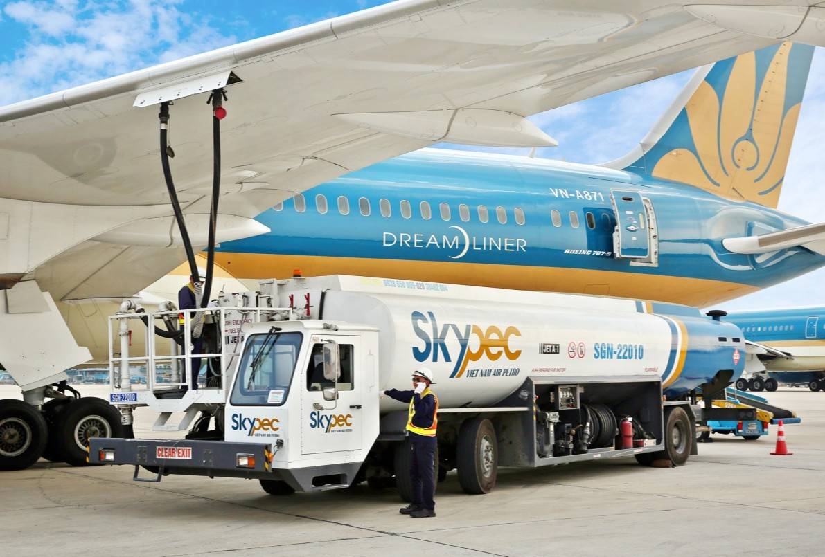 Xem xét phụ thu nhiên liệu hàng không: Bộ Xây dựng yêu cầu làm rõ cơ sở pháp lý và tác động