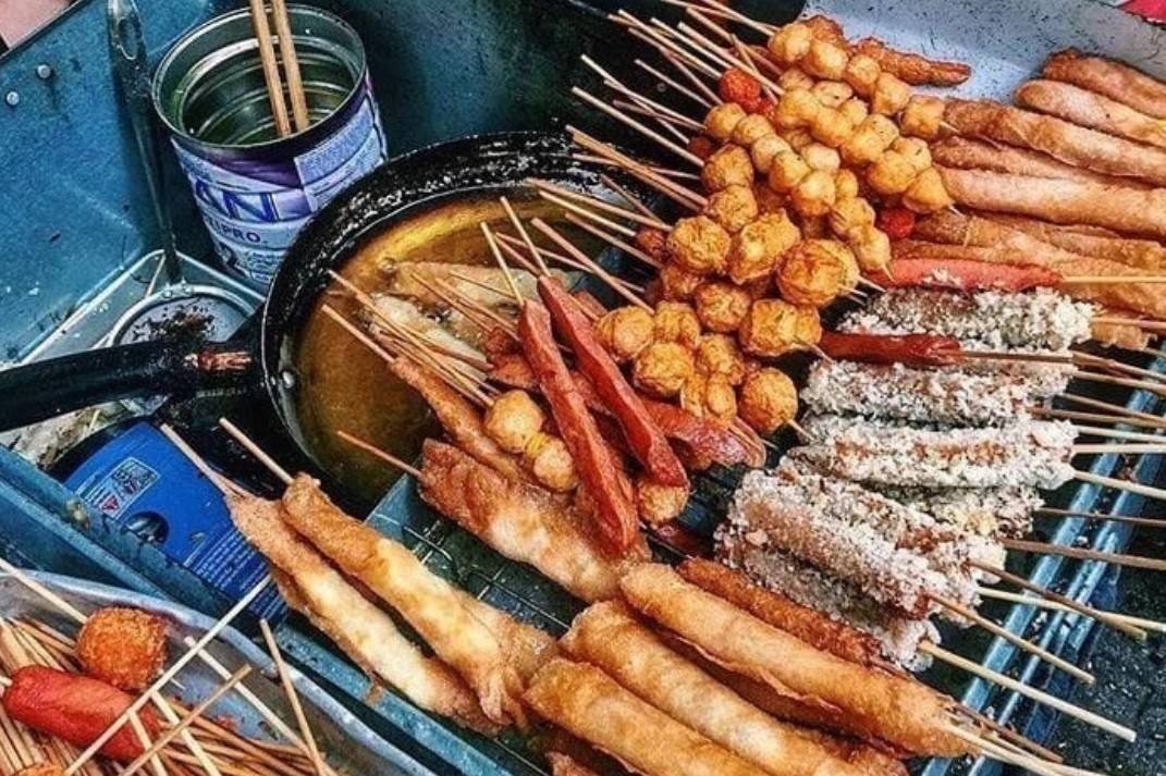 An toàn thực phẩm có tầm quan trọng đặc biệt trong đời sống xã hội, không những ảnh hưởng trực tiếp, thường xuyên đến sức khỏe con người mà còn ảnh hưởng đến sự phát triển kinh tế, văn hóa, du lịch và an ninh, an toàn xã hội…