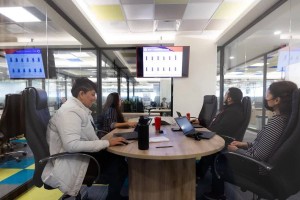 Cơ chế lương đặc thù cho Trung tâm tài chính quốc tế: Tăng ưu đãi để hút nhân lực chất lượng cao