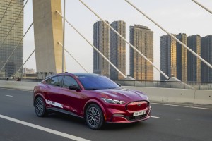 Ford Việt Nam điều chỉnh giá Mustang Mach-E xuống 1,699 tỷ đồng, tăng tốc chiến lược phổ cập xe điện