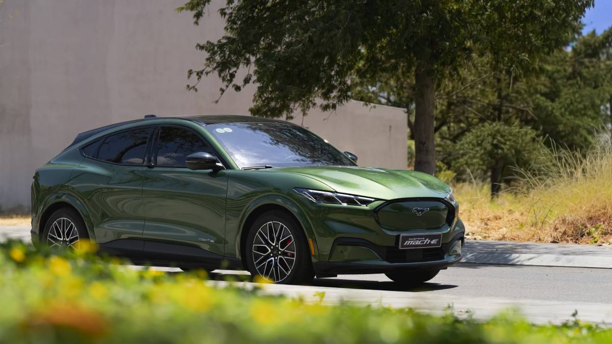 Ford Việt Nam điều chỉnh giá Mustang Mach-E xuống 1,699 tỷ đồng, tăng tốc chiến lược phổ cập xe điện