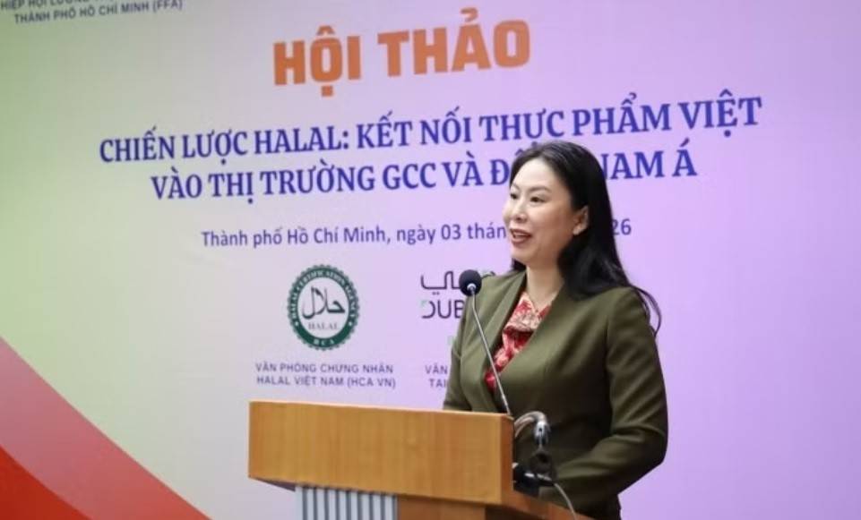 Phó Giám đốc Trung tâm Xúc tiến Thương mại và Đầu tư Thành phố Hồ Chí Minh - bà Hồ Thị Quyên phát biểu tại hội thảo (Ảnh: https://nhandan.vn).