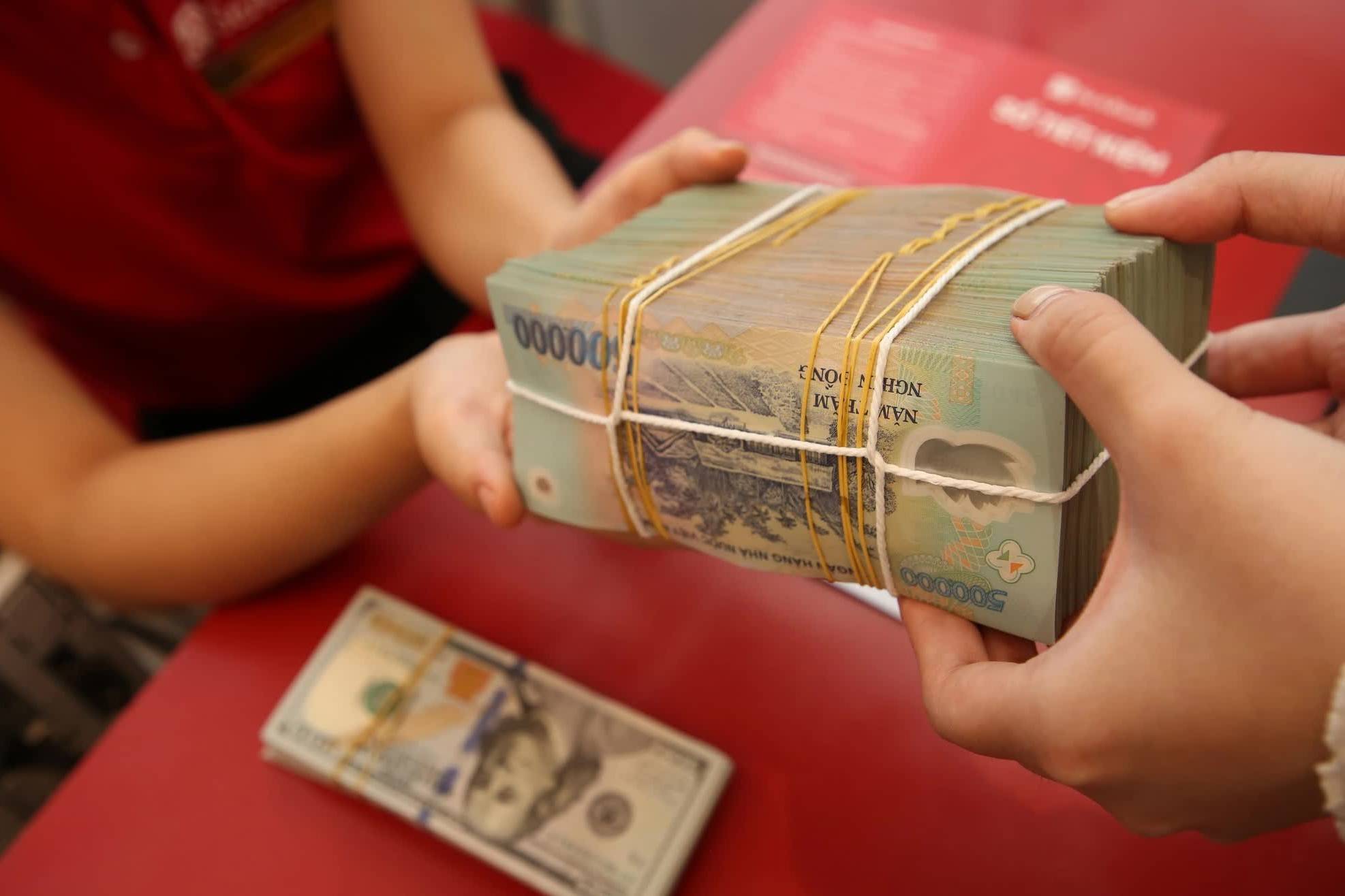 Nhiều doanh nghiệp chốt quyền nhận cổ tức tiền mặt tuần tới, ai đang dẫn đầu?